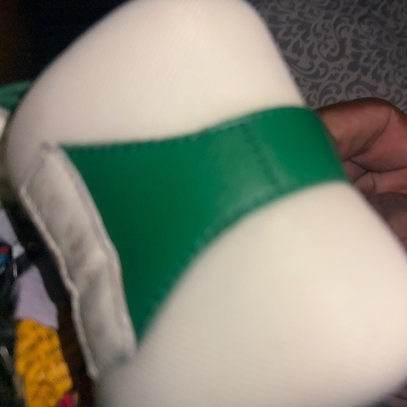 Louis Vuitton Green Sneakers - Picture 7 of 11